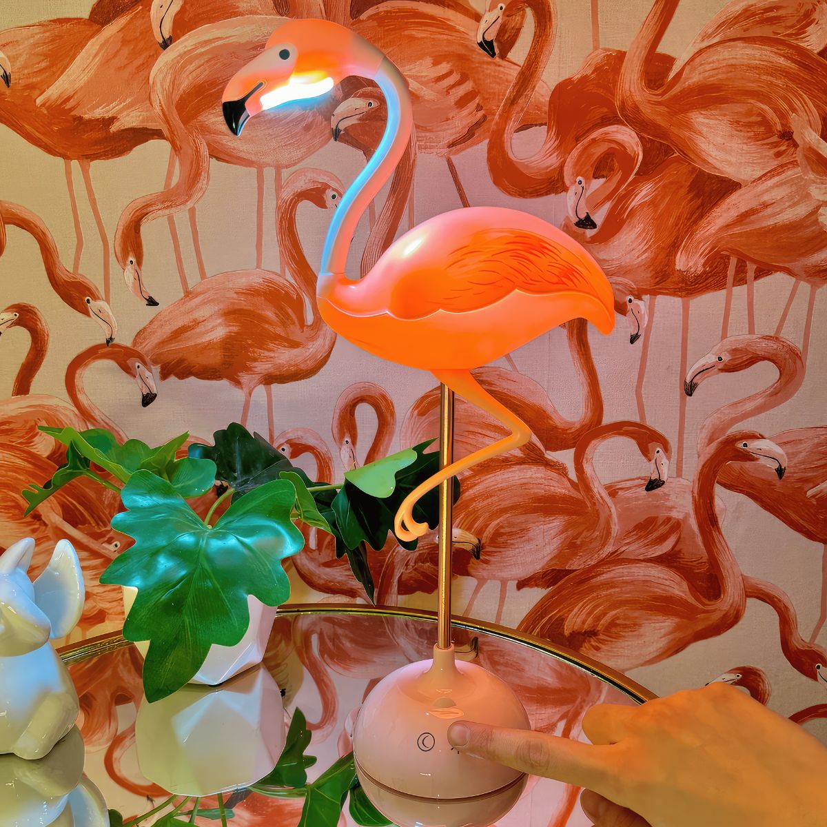 Flamingo Touch LED Desk Lamp with Phone Holder – Pink