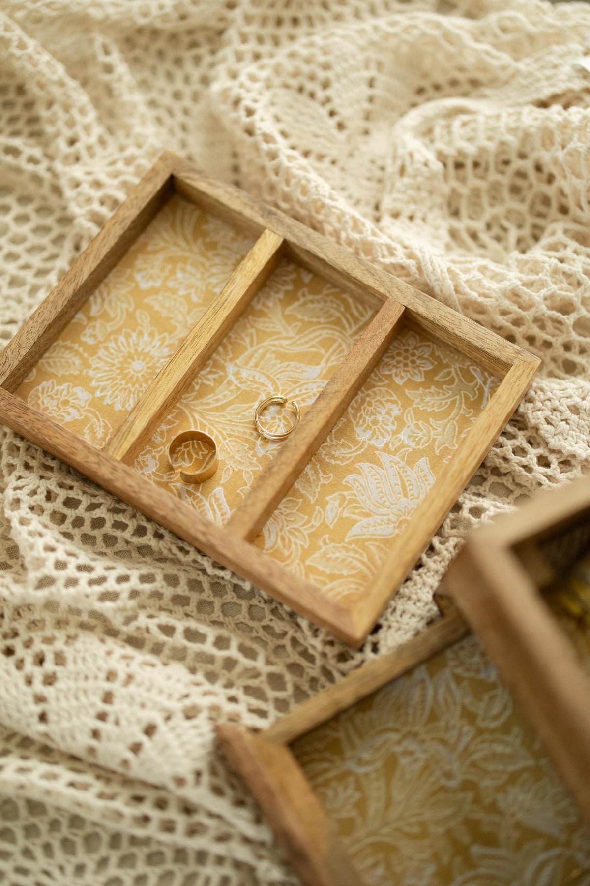Hand-Carved Mango Wood Jewelry Box – Natural Wood