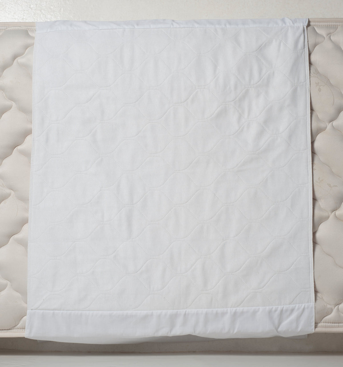 Wearever® Waterproof Reusable Incontinence Bed Pad with Wings – 34 × 36 in