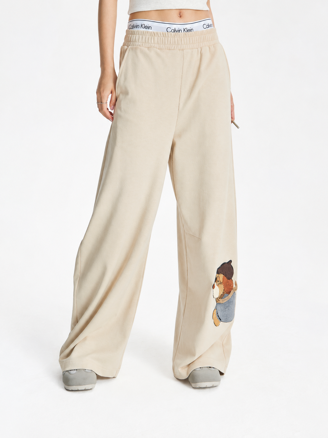 Women’s Puppy Embroidery Wide-Leg Pants