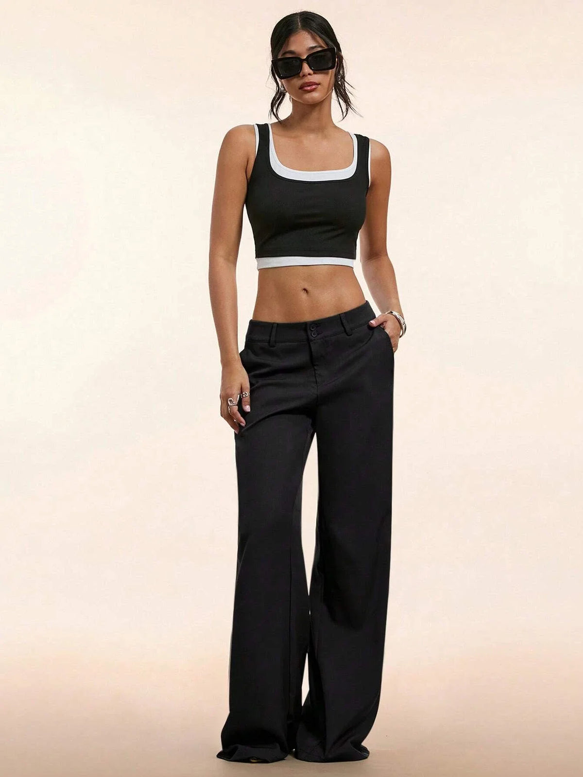 Women’s Low-Rise Wide-Leg Pants – Black