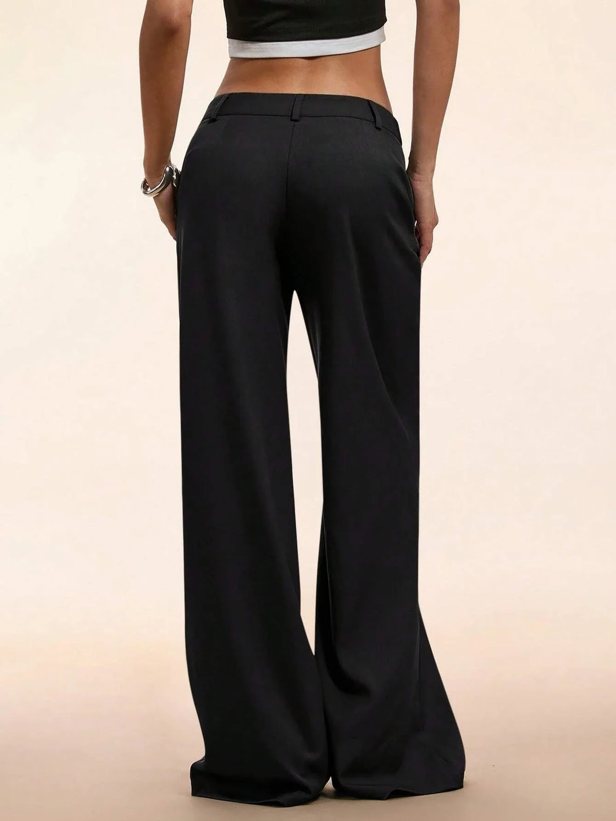 Women’s Low-Rise Wide-Leg Pants – Black