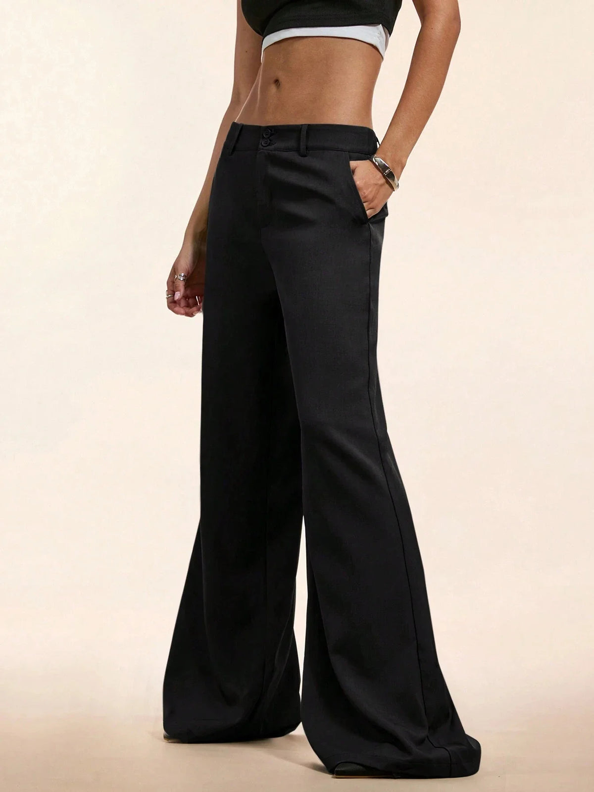 Women’s Low-Rise Wide-Leg Pants – Black