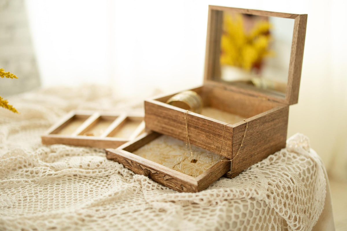 Hand-Carved Mango Wood Jewelry Box – Natural Wood
