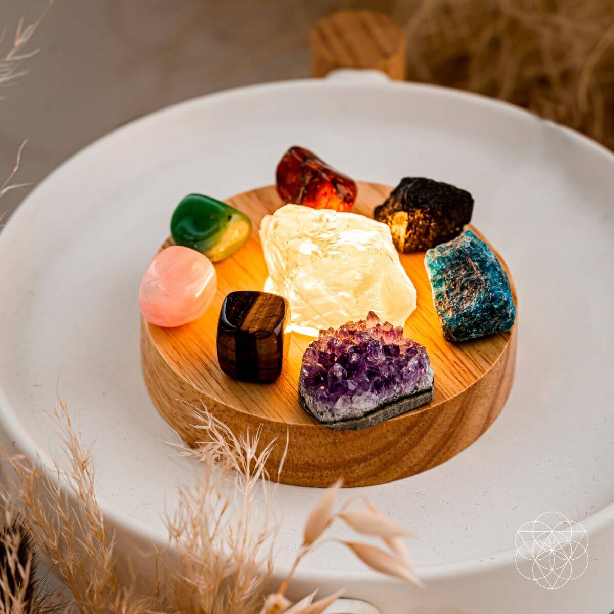 Natural Crystal Ambient Lamp – 8-Stone Display